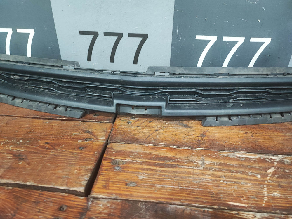 Решётка радиатора верхняя часть Chevrolet Cobalt 11-16 Б/У Оригинал 52027904