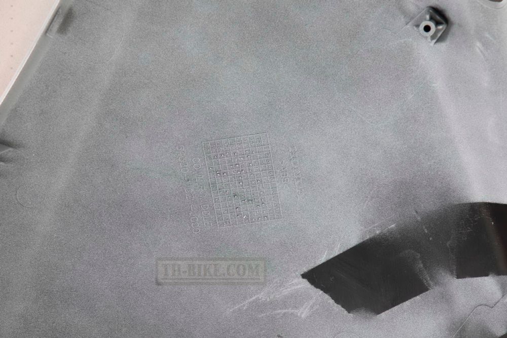 64300-MJV-D20ZA. COWL SET, R. MIDDLE (WL) *TYPE1*. Side plastic Honda CBR500 (2014-2015) Tricolor