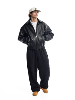 Кожаный Бомбер в черном цвете