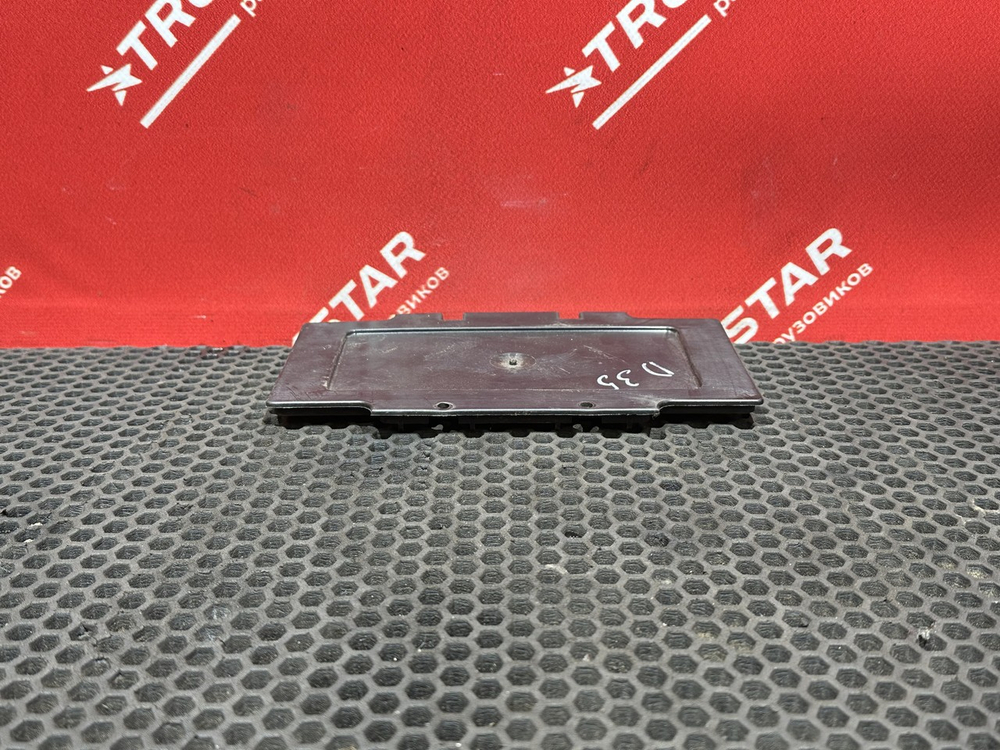 Крышка блока силовых предохранителей