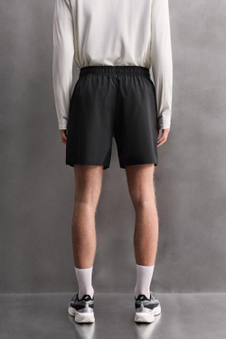 ZARA ПЕРФОРИРОВАННЫЕ ШОРТЫ 9”, ЧЕРНЫЙ