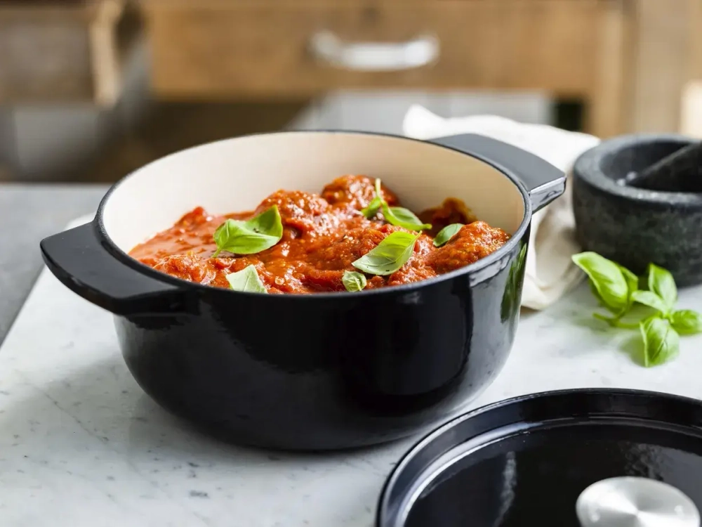 KitchenAid Чугунная кастрюля 22 см 3,3 л черная