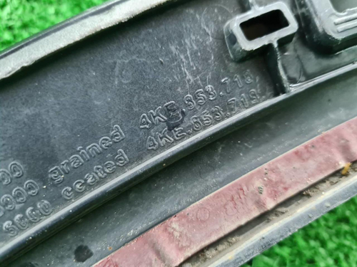 Расширитель передний правый Audi E-tron (18-23)