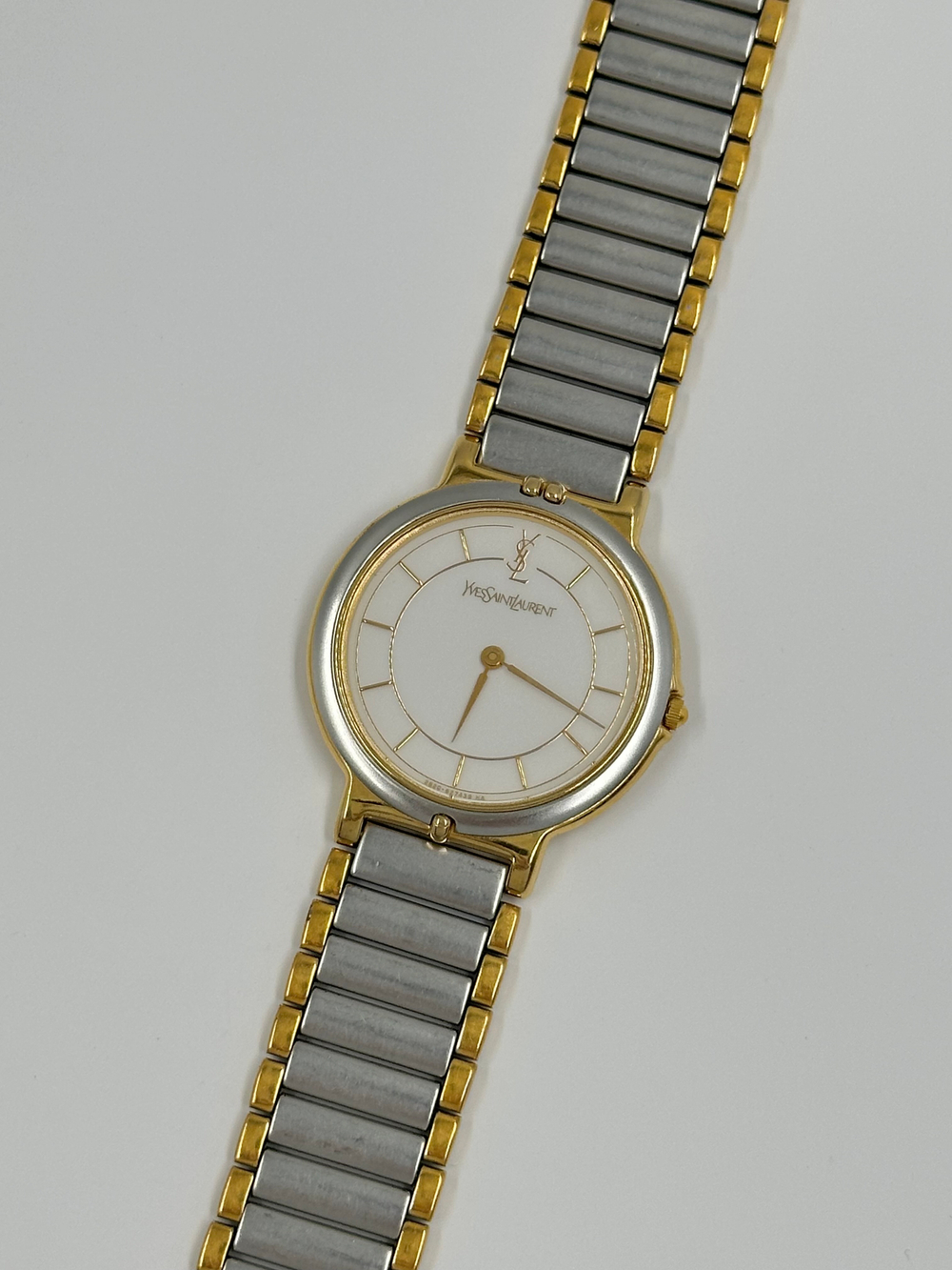 Часы Yves Saint Laurent