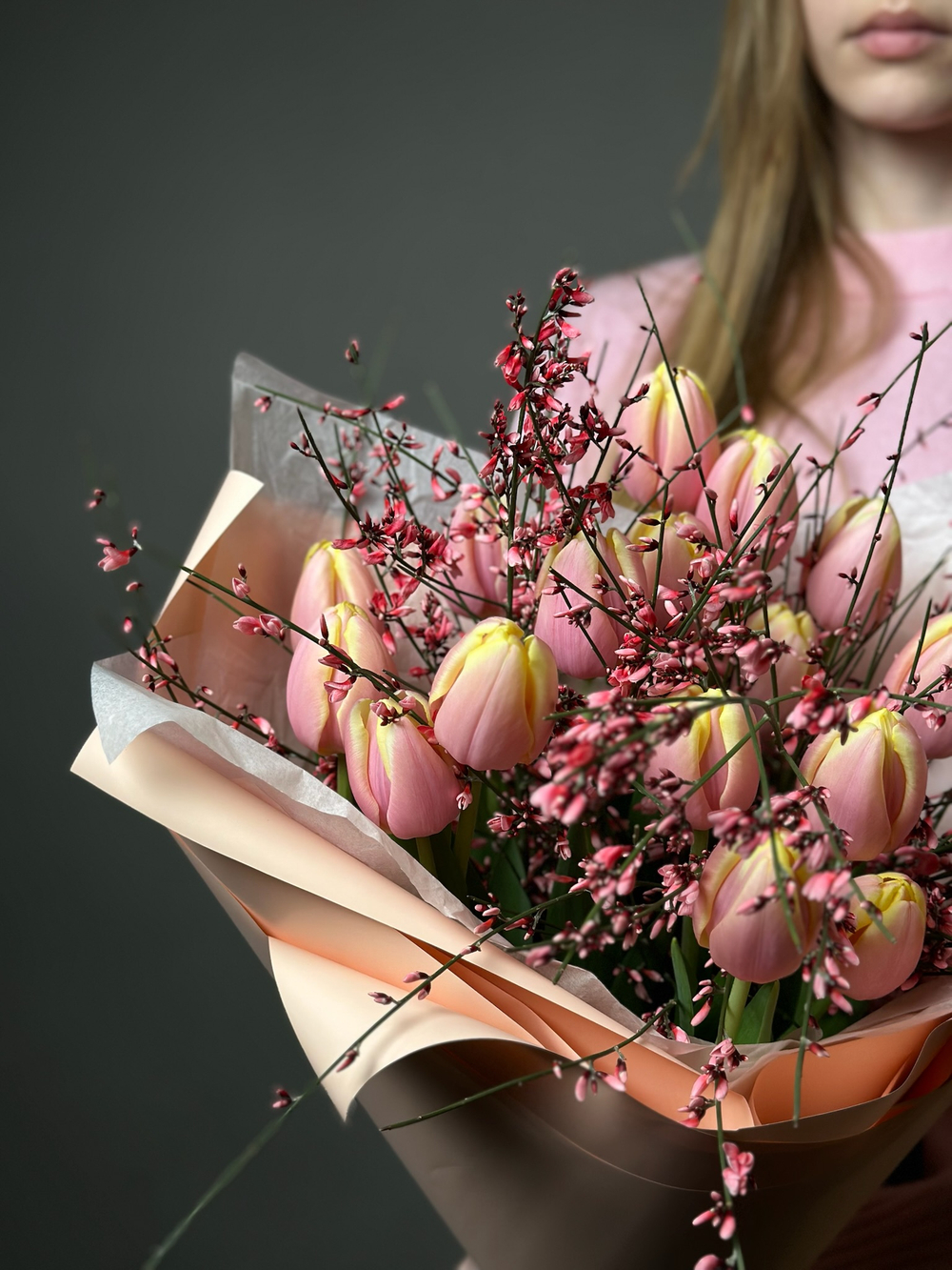 Сборный букет «Весенний комплимент»