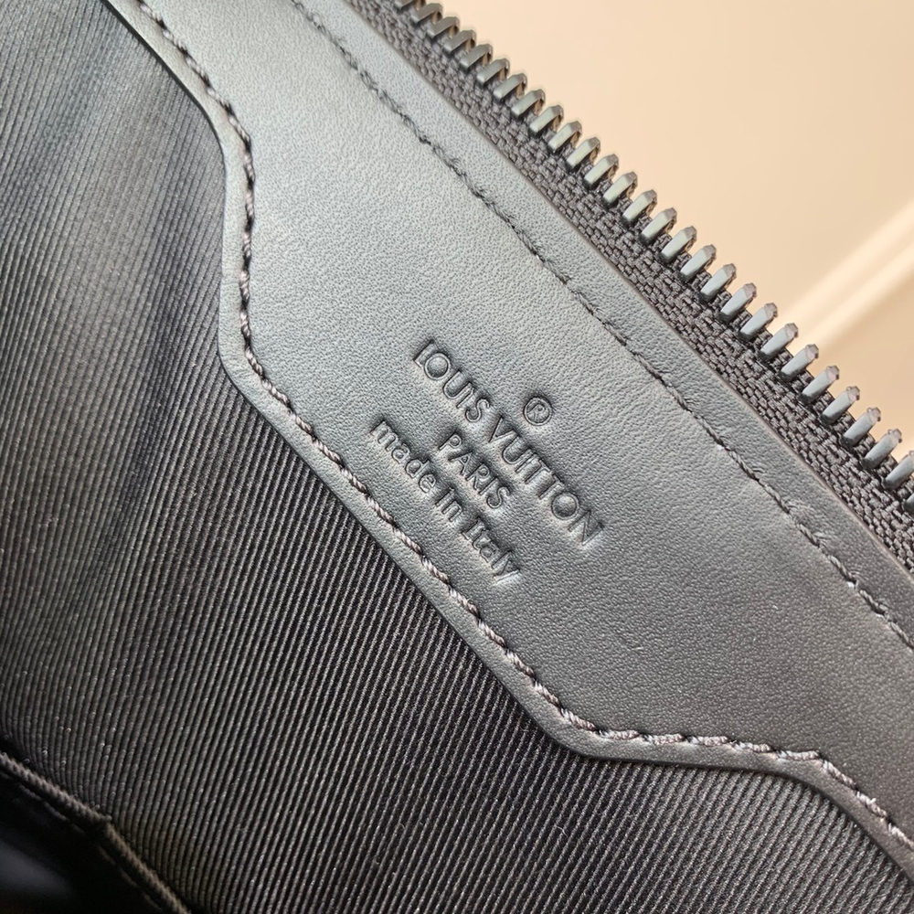 Louis Vuitton Sac Plat Cross