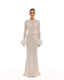 Платье PERSIMMON (Персимон) с перьями на рук.,  пай. светлое