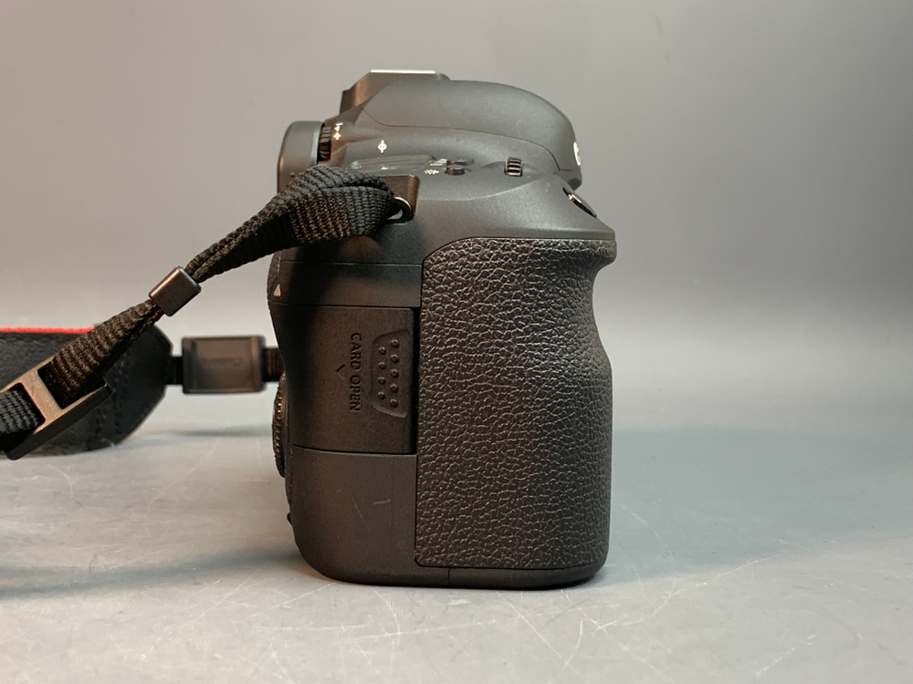 Canon EOS 6D Mark II Body 7.536 кадров