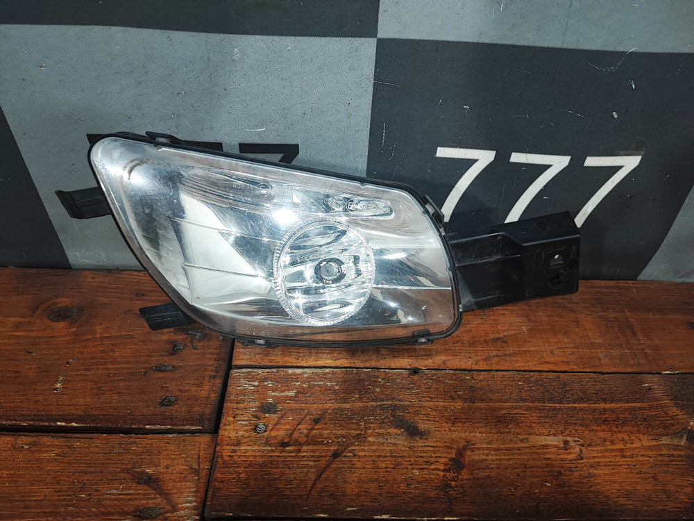 ПТФ передняя левая Peugeot 308 1 (T7) 11-15 Б/У Оригинал 9674041680