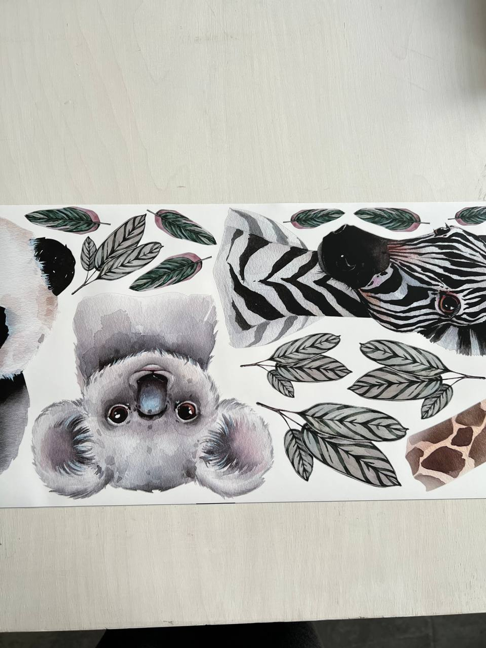 Тропические зверята ( отклонение цвета в холодный оттенок + повреждена одна веточка)