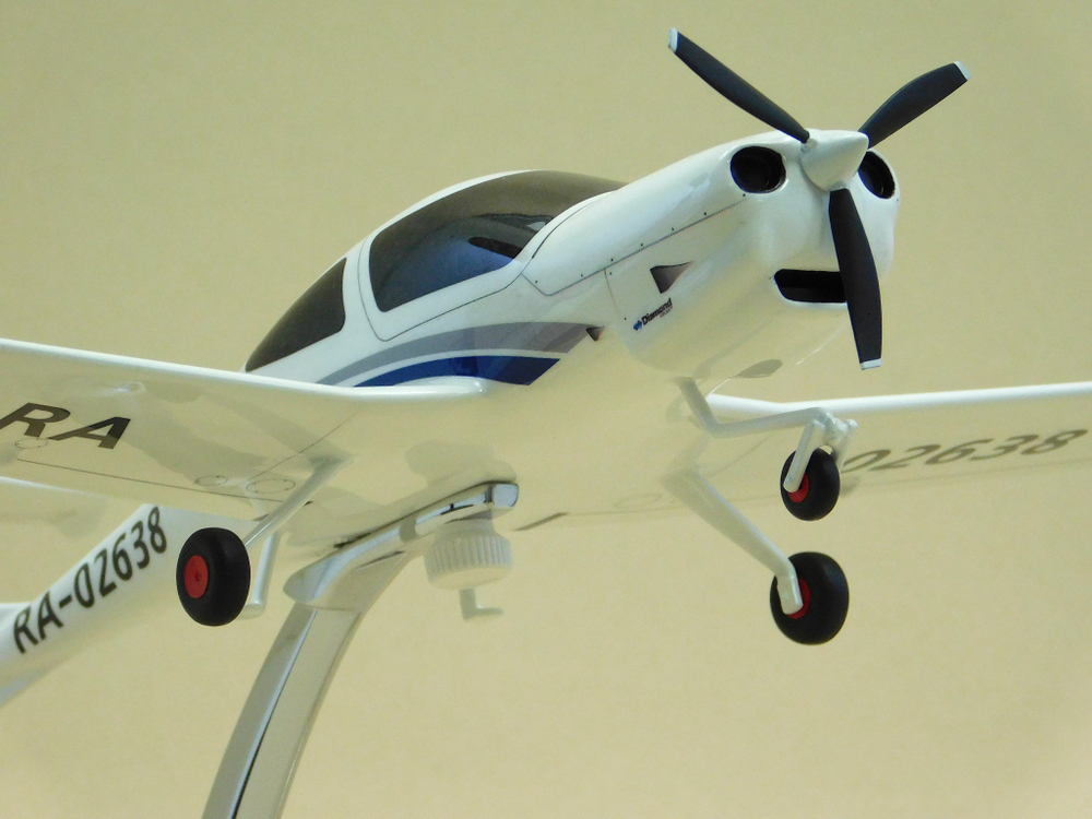 Модель самолета DA-40NG (М1:30, RA-02638)