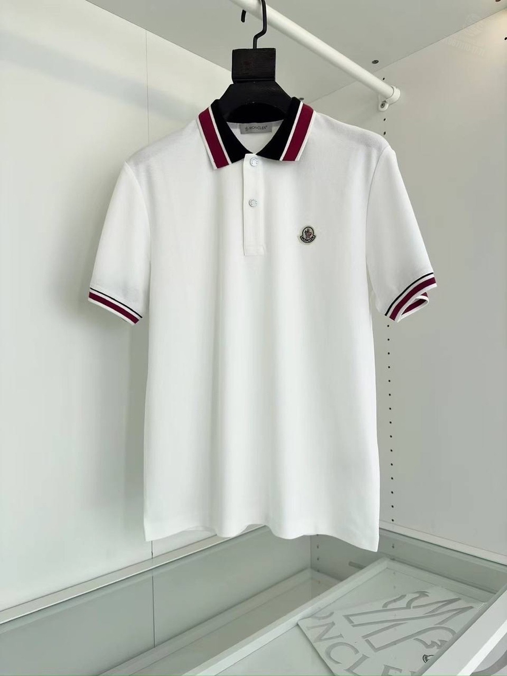 Поло Moncler