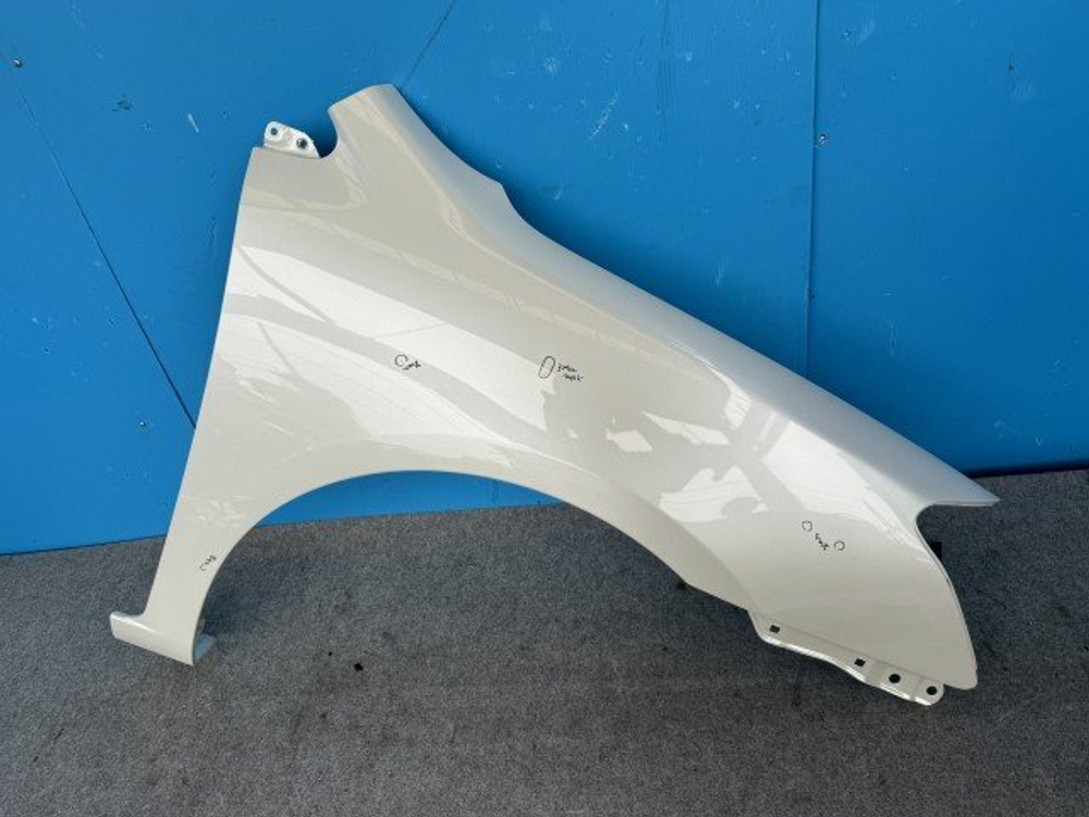 крыло переднее правое Toyota Premio NZT260 ZRT265