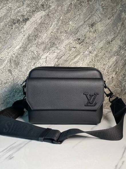 Сумка-мессенджер Louis Vuitton