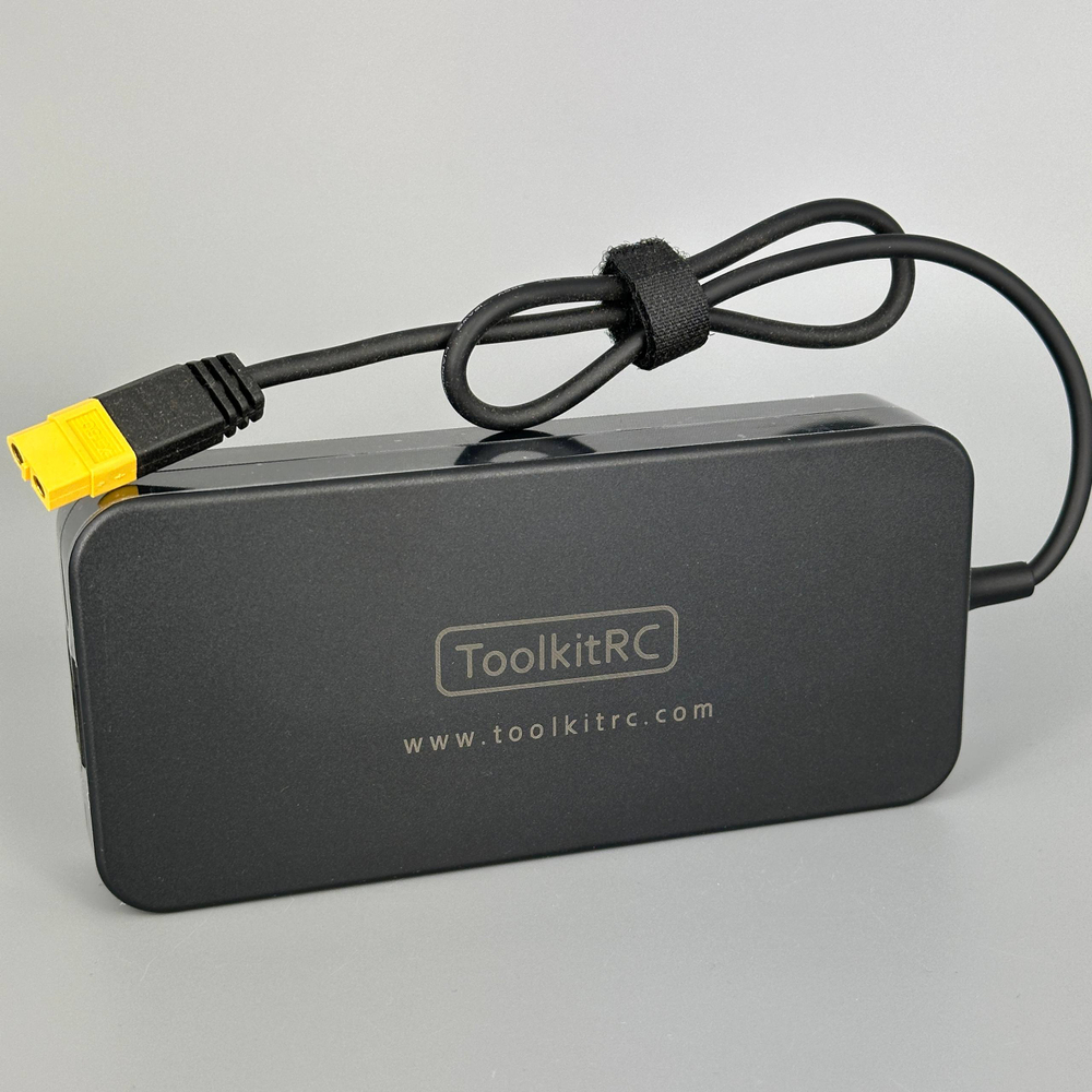 Блок питания ToolkitRC ADP200