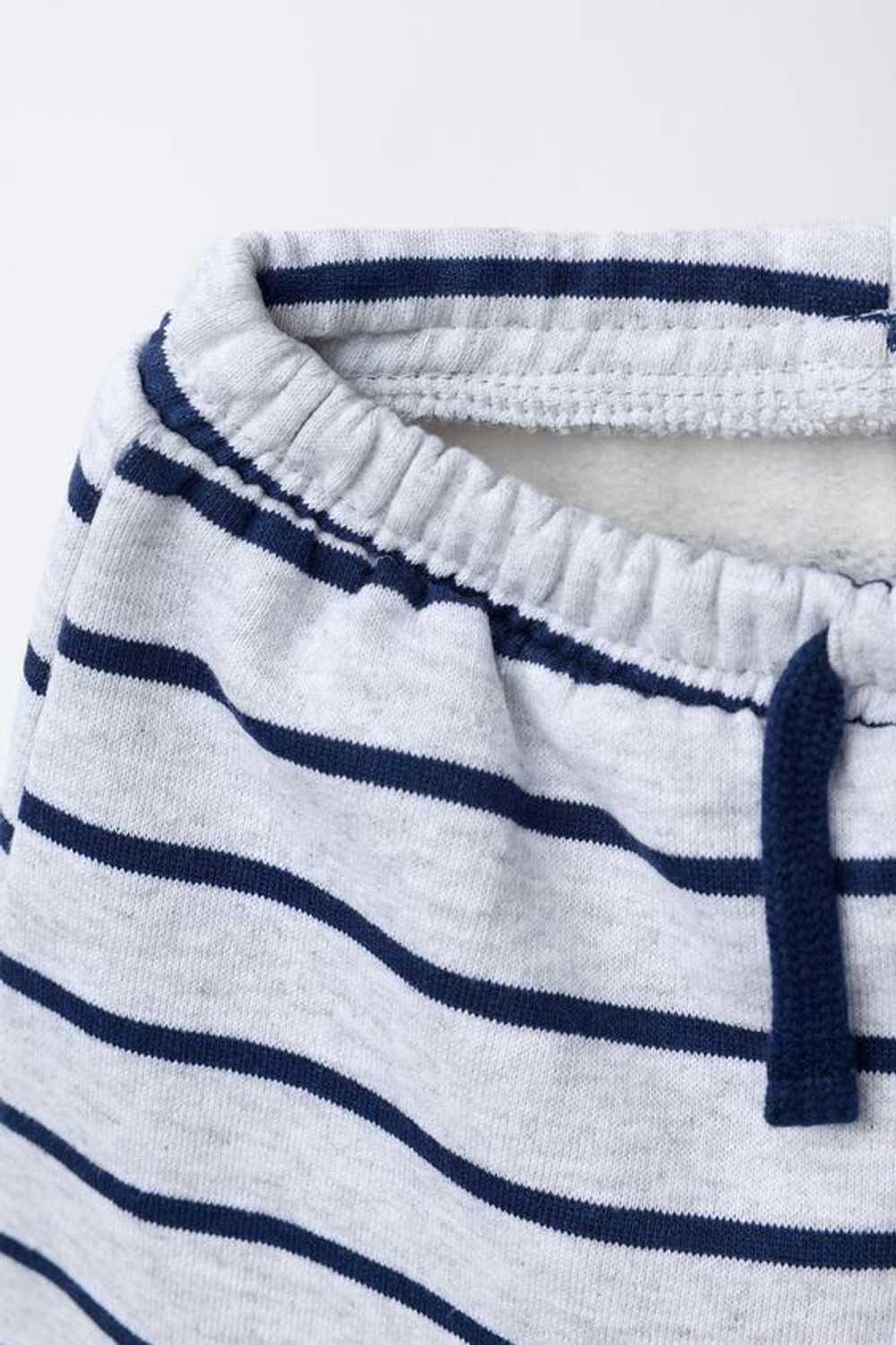 ZARA ДЖОГГЕРЫ ИЗ МЯГКОЙ ТКАНИ В ПОЛОСКУ, СЕРЫЙ/СИНИЙ