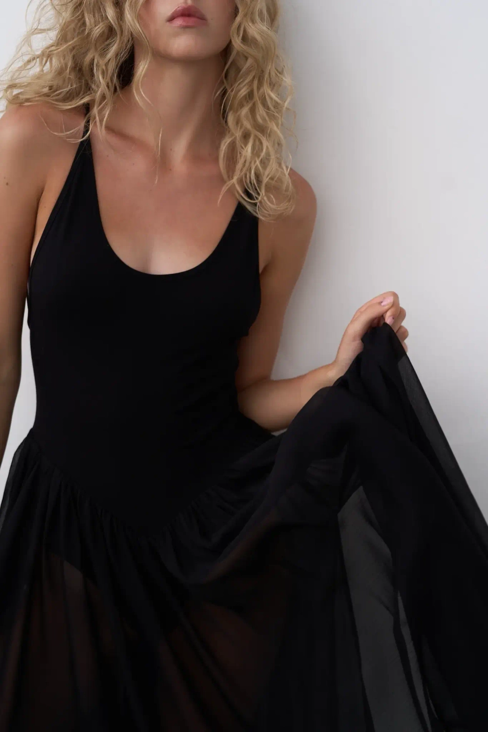 Платье-русалка черное