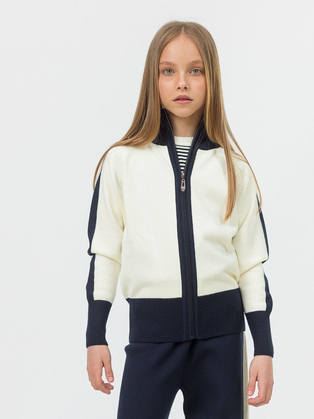 Кардиган на молнии для девочки в школу AT1069 молочный