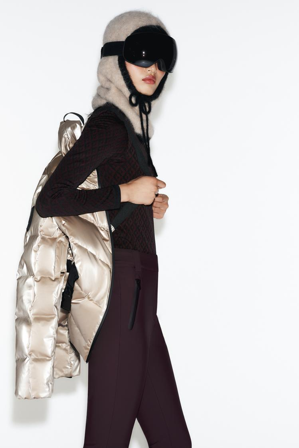 ZARA ВОДОНЕПРОНИЦАЕМАЯ, ВЕТРОЗАЩИТНАЯ КУРТКА С КАПЮШОНОМ, ЗОЛОТОЙ