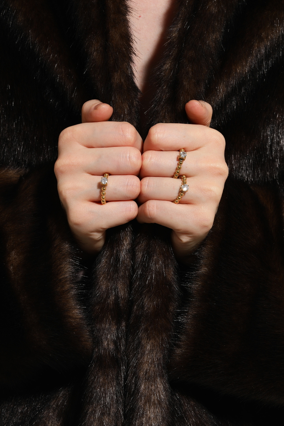 Кольцо золотые шарики