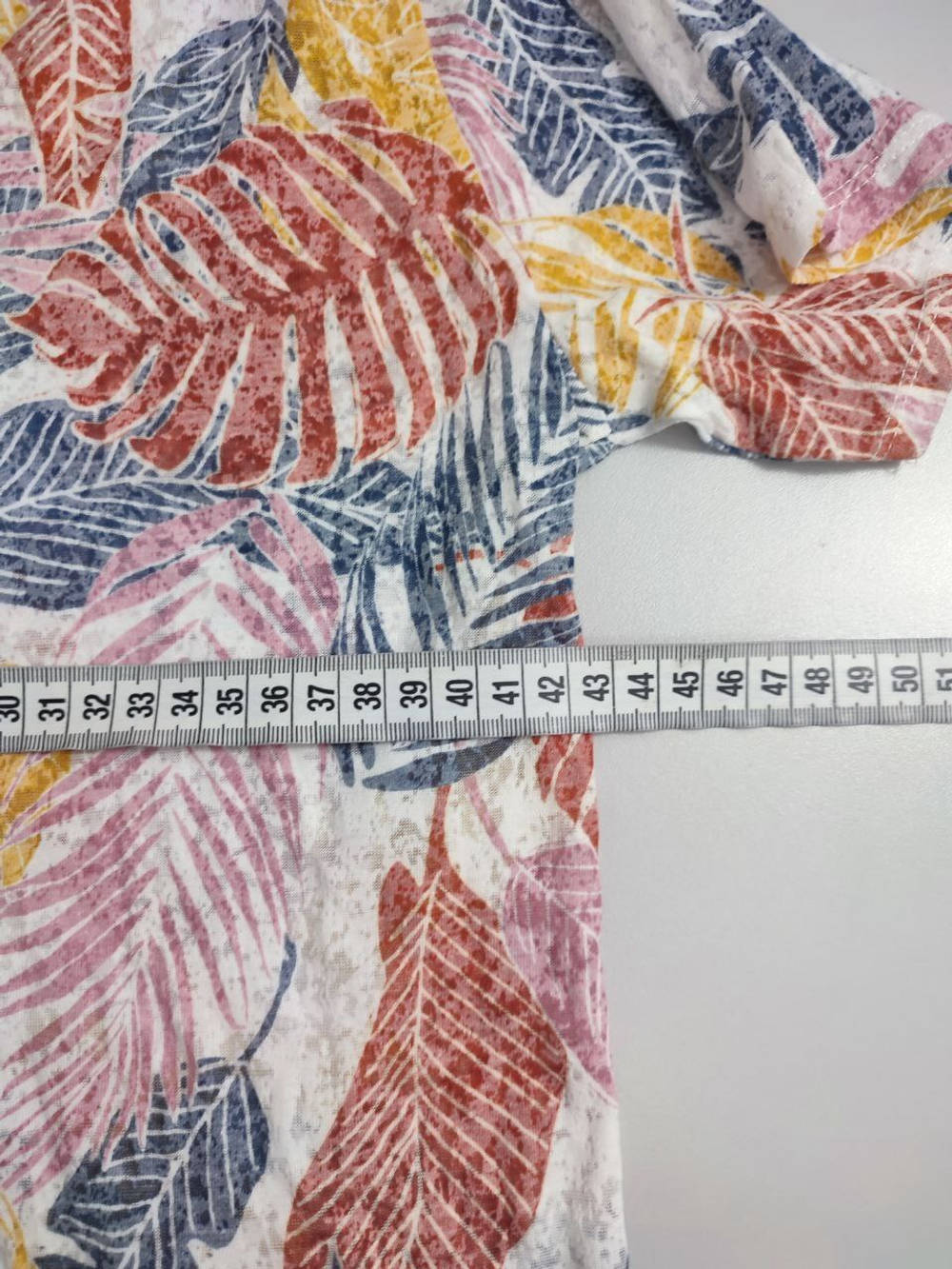 Футболка Essentials яркая 44 размер