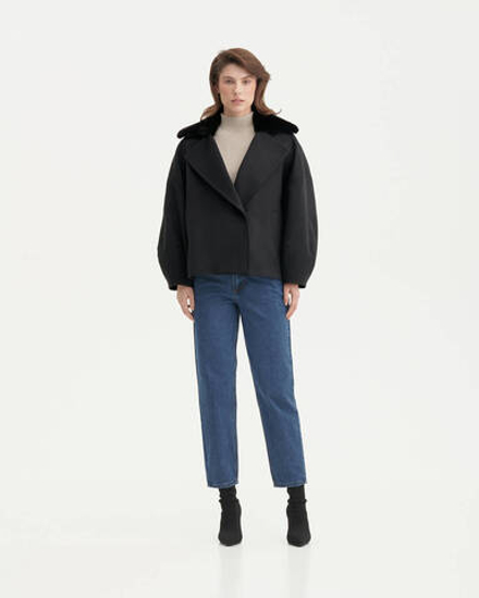 Короткий жакет из шерсти с сьемным воротником из меха-норки