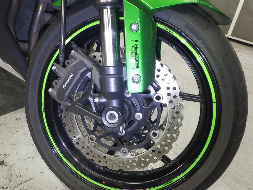 Kawasaki Ninja 1000A 049562