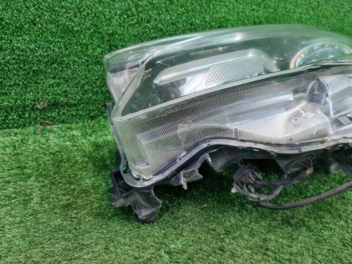 Битая Фара левая Subaru Outback 5 (2017-2021) LED