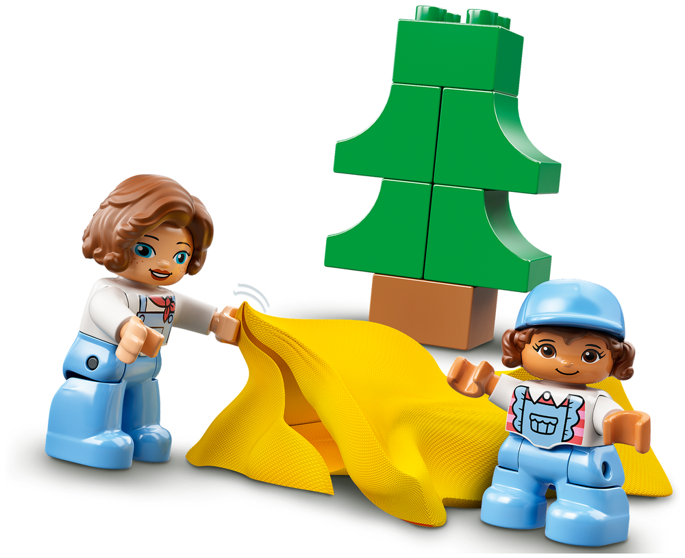 Конструктор LEGO Duplo Town 10946 Семейное приключение на микроавтобусе