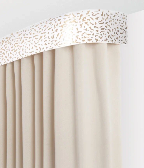 Пластиковый карниз с тиснением Legrand 3-х рядный Капелла 3000 мм