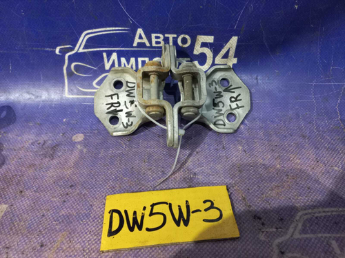 Петля двери передней правой MAZDA DEMIO 2000