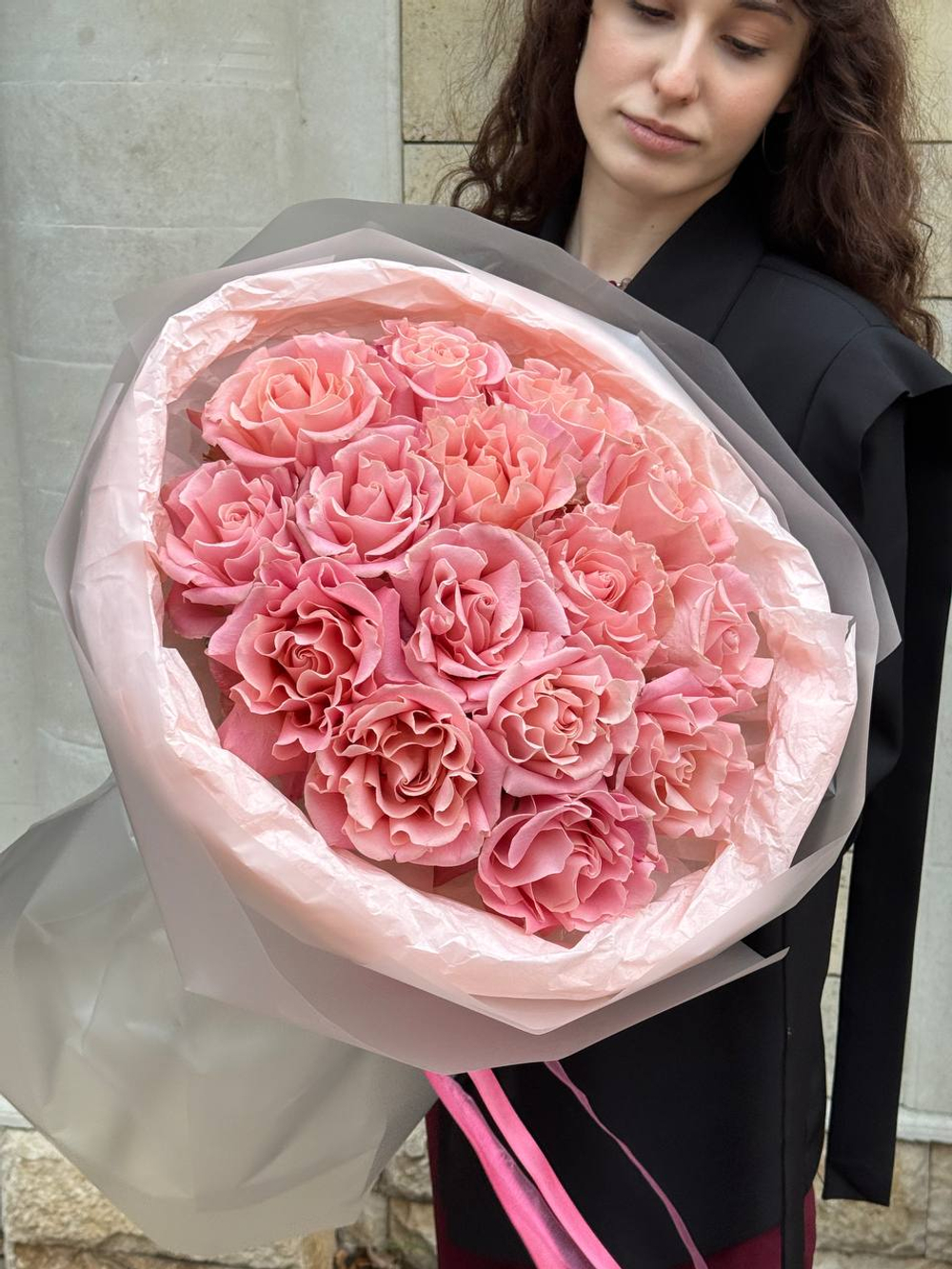 Букет из французких персиковых роз в количестве 15 штук