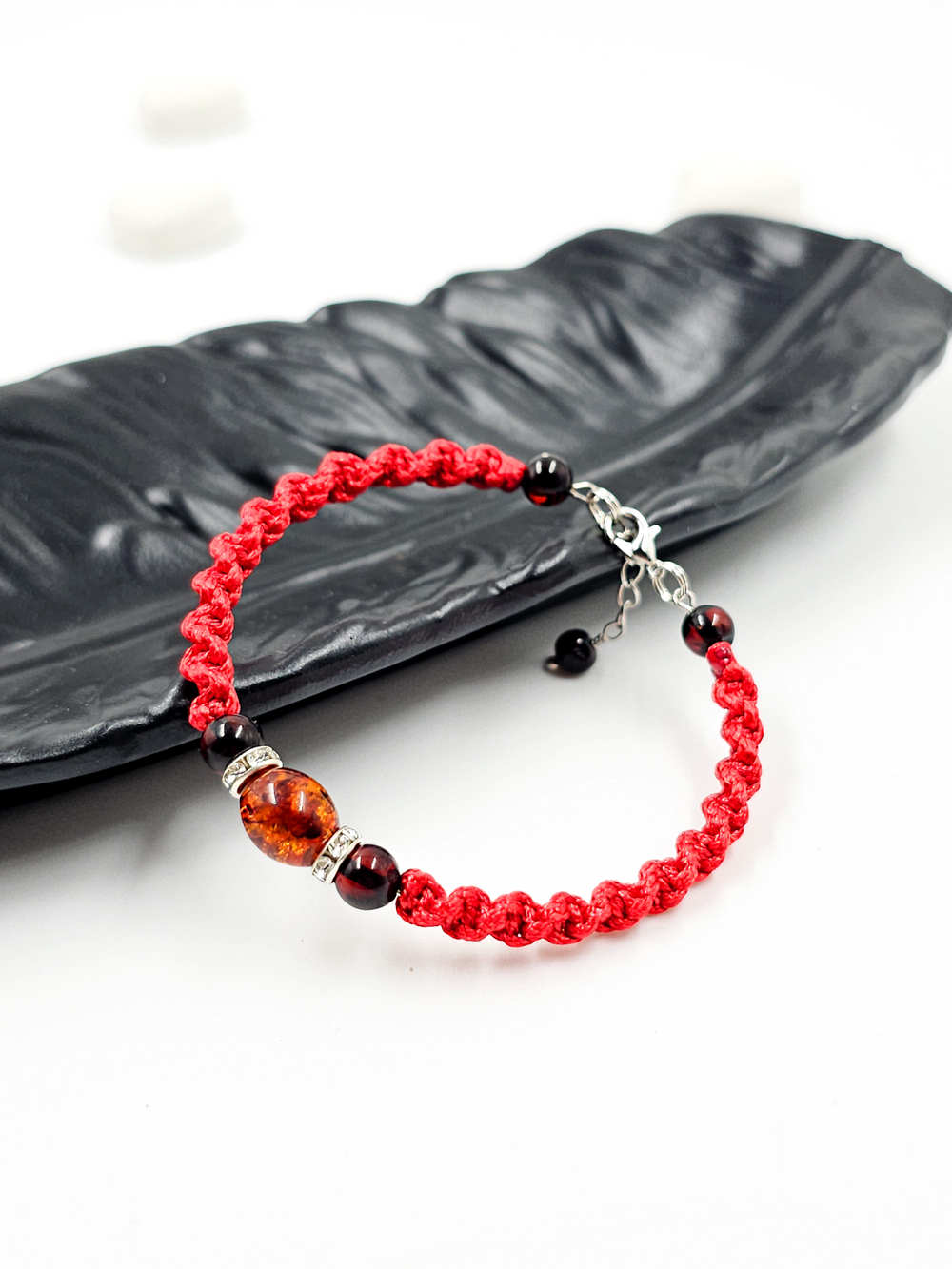 Женский браслет на руку. Браслет из янтаря