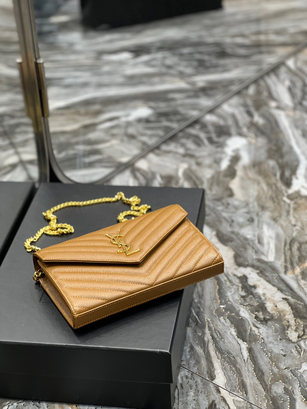 Saint Laurent WOC 22 cm