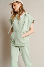 22585 Жилет женский (фисташковый)