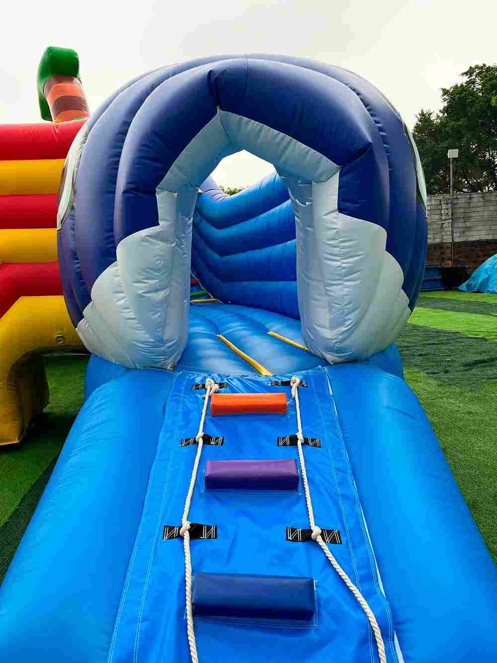 Надувной аквапарк «Аквасфера», без бассейна, 25*22*7,3 м