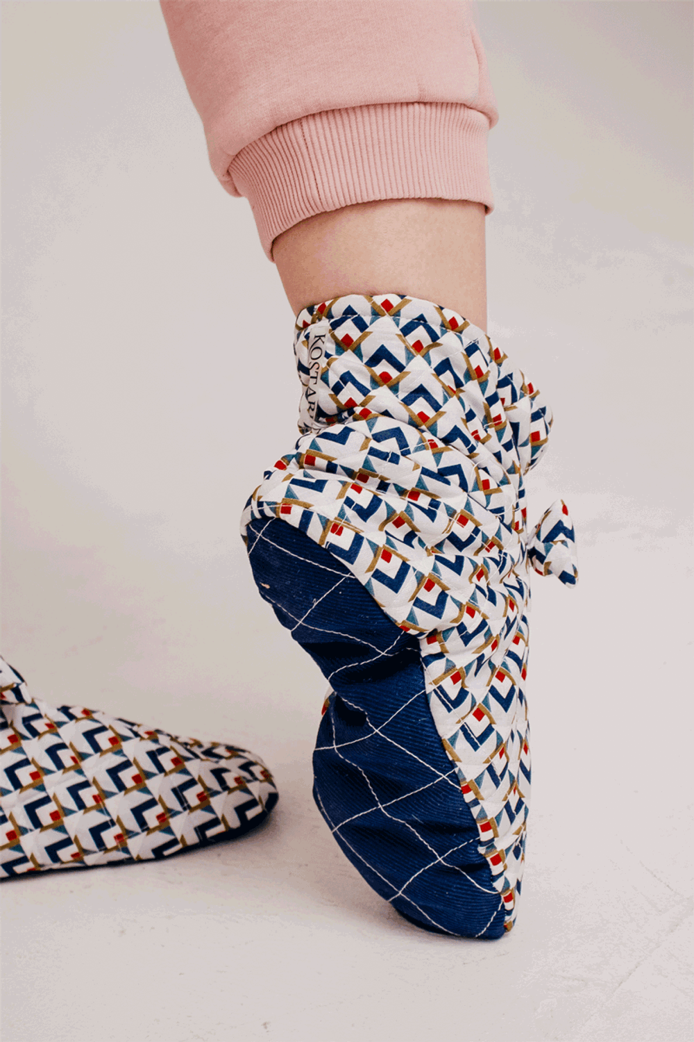 Тапочки-сапожки домашние KOSTARINA