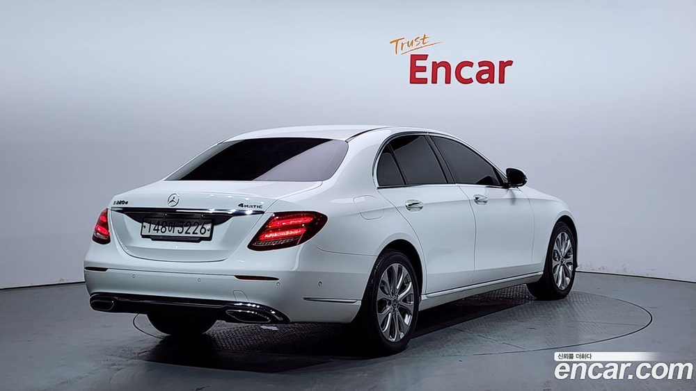 Mercedes-Benz E-Class W213 E220d 4MATIC Exclusive (05.2020)