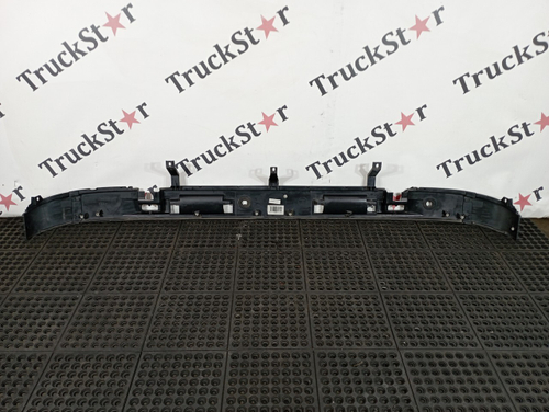 Решетка стеклоочистителя (жабо) в сборе