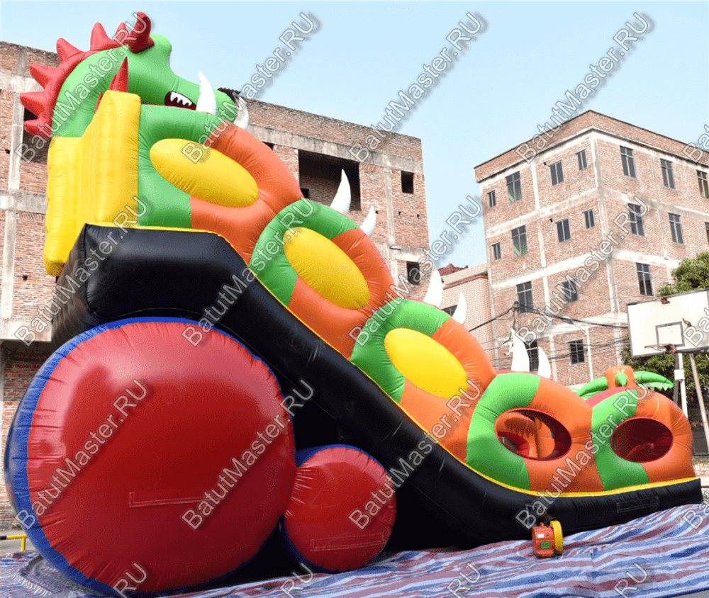 Батут-горка "Дракон 2", 10*5*8 м, с шипами