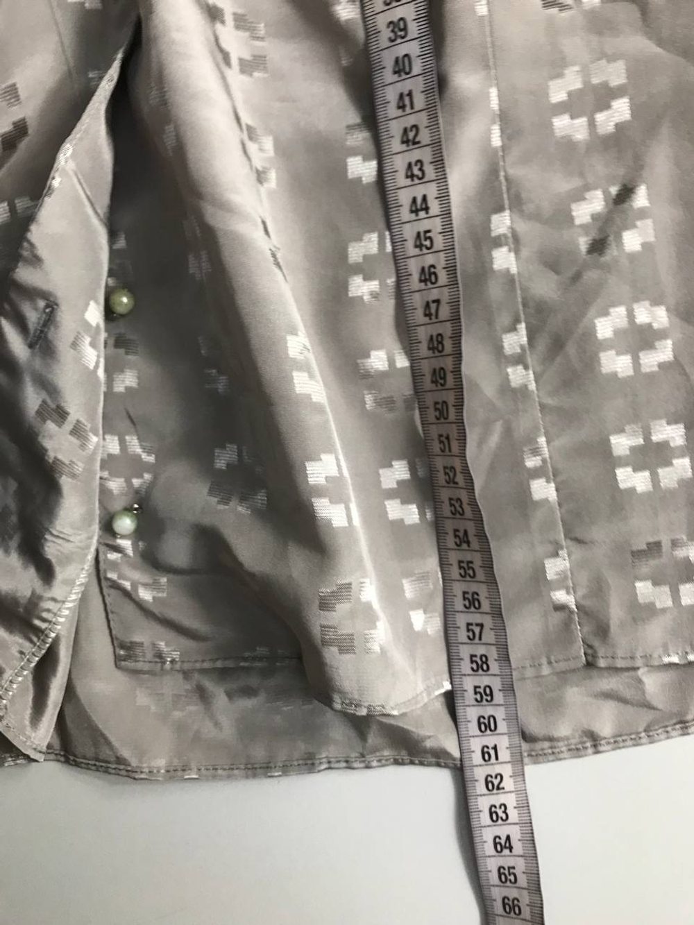 Блузка лаконичного дизайна, визуально на 54/56 размер