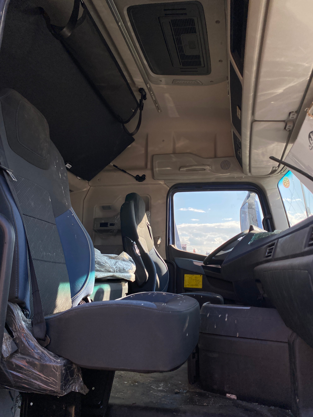 BEIJING BJ* 6x4 Седельный тягач BJ4250D6CP-02 (Дизельный, 12,9 л, 579 л.с., АТ)