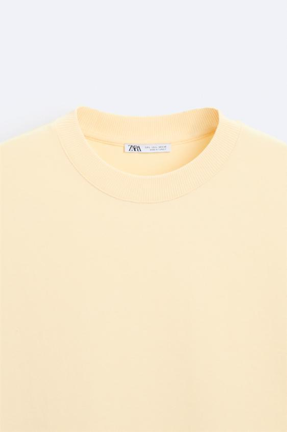 ZARA ТОЛСТОВКА ИЗ ПЛОТНОЙ ТКАНИ, ЦВЕТ СЛИВОЧНОГО МАСЛА