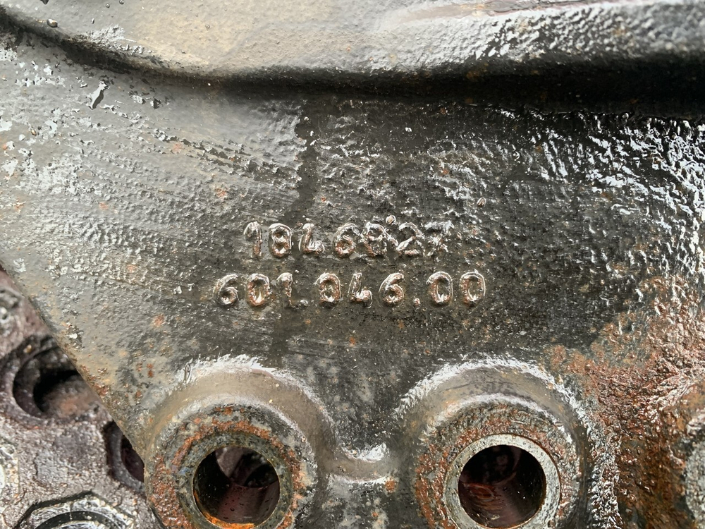 Кронштейн переднего бампера правый 2018г