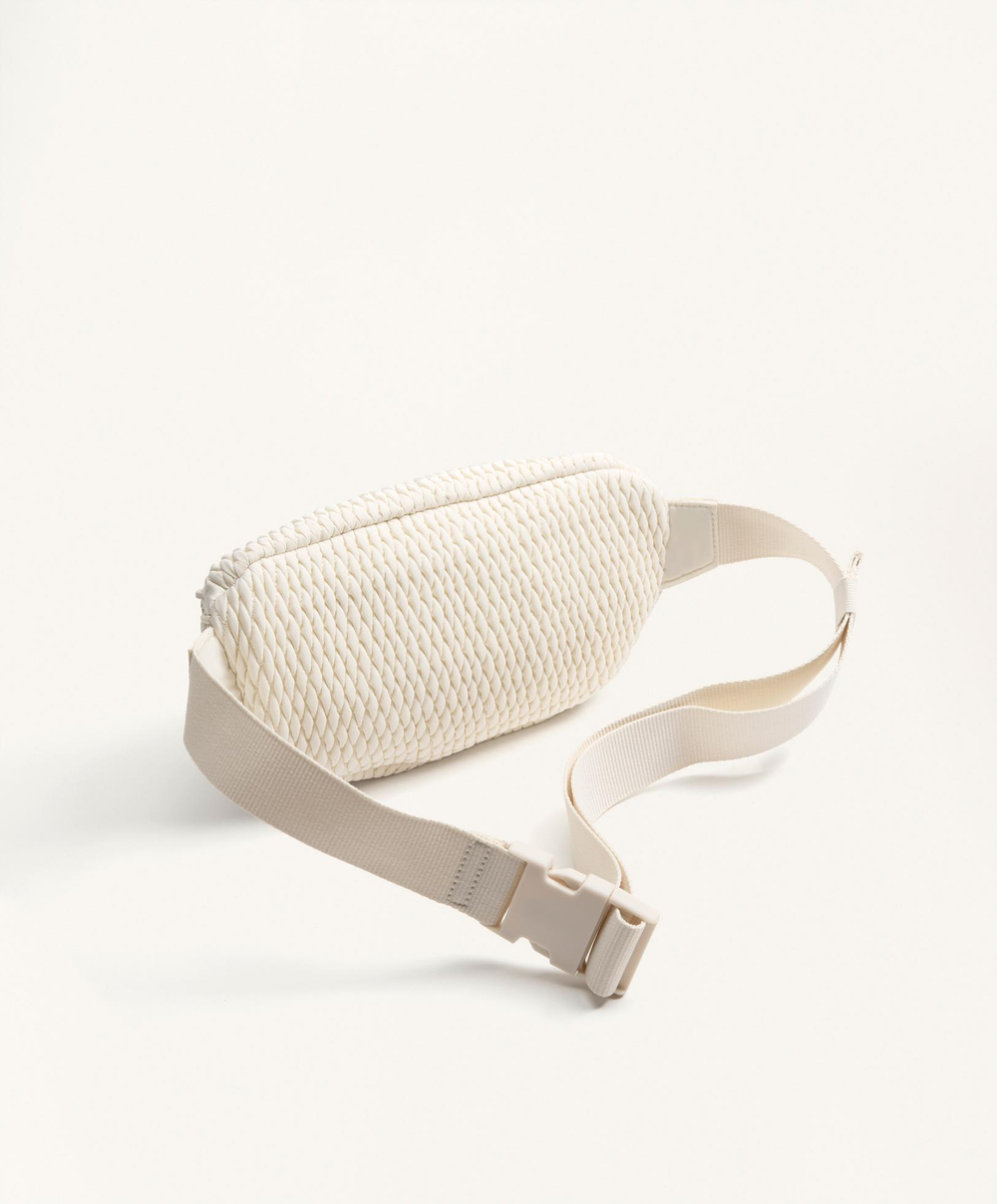 OYSHO Мягкая поясная сумка, кремовый