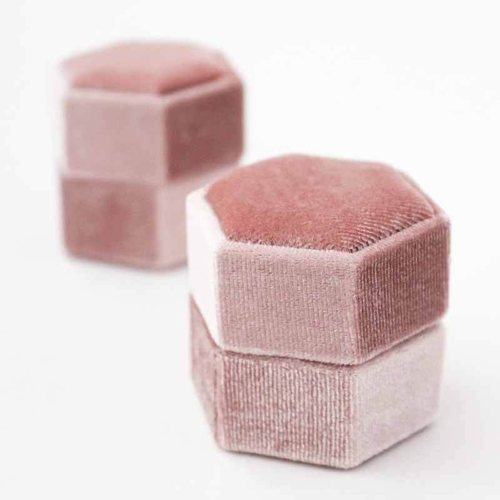 Ювелирный футляр «Лариса Ивановна» для классического кольца