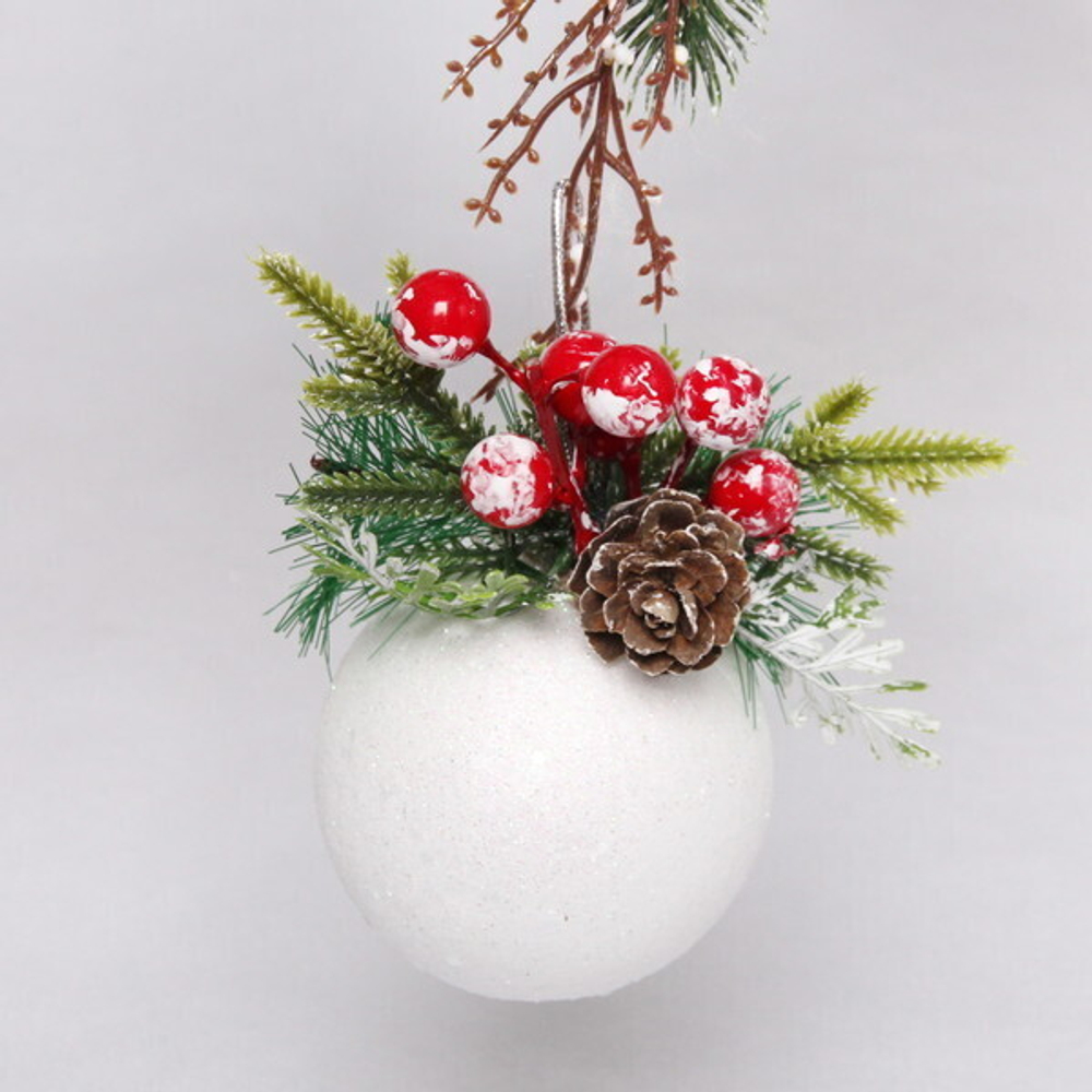 Новогодний шар «Лесные ягоды» 8 см, Белый