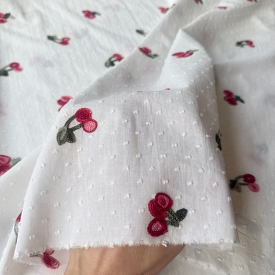 хлопок с мушкой с вышивкой Вишенки