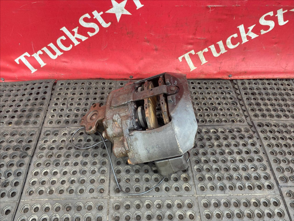 Суппорт передний правый