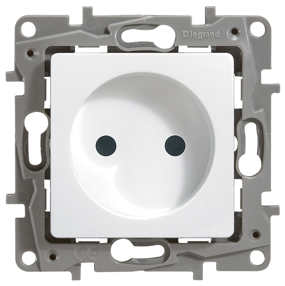 Розетка без заземления без шторок 16А 250В белый ETIKA Legrand